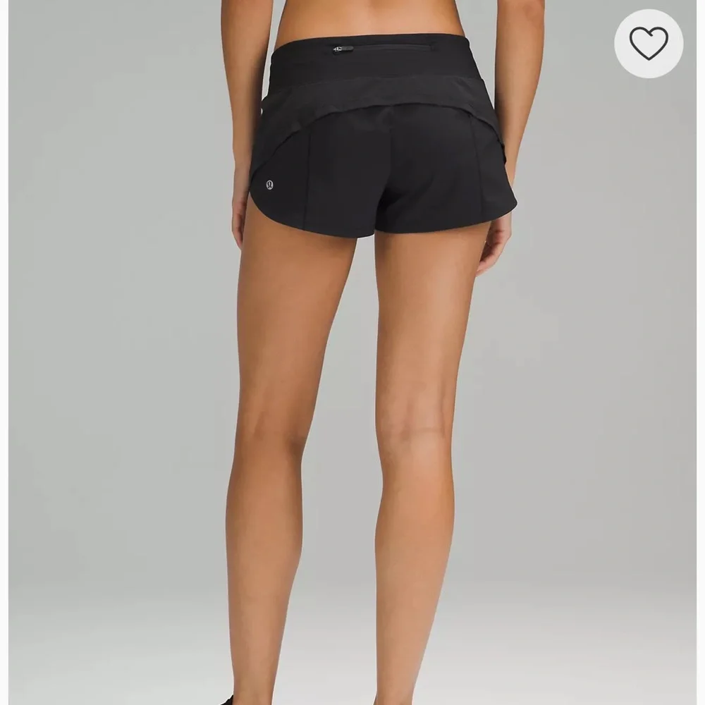 Lululemon Speed Up Low-Rise Lined Short 2.5” (black) - Picture 4 of 7